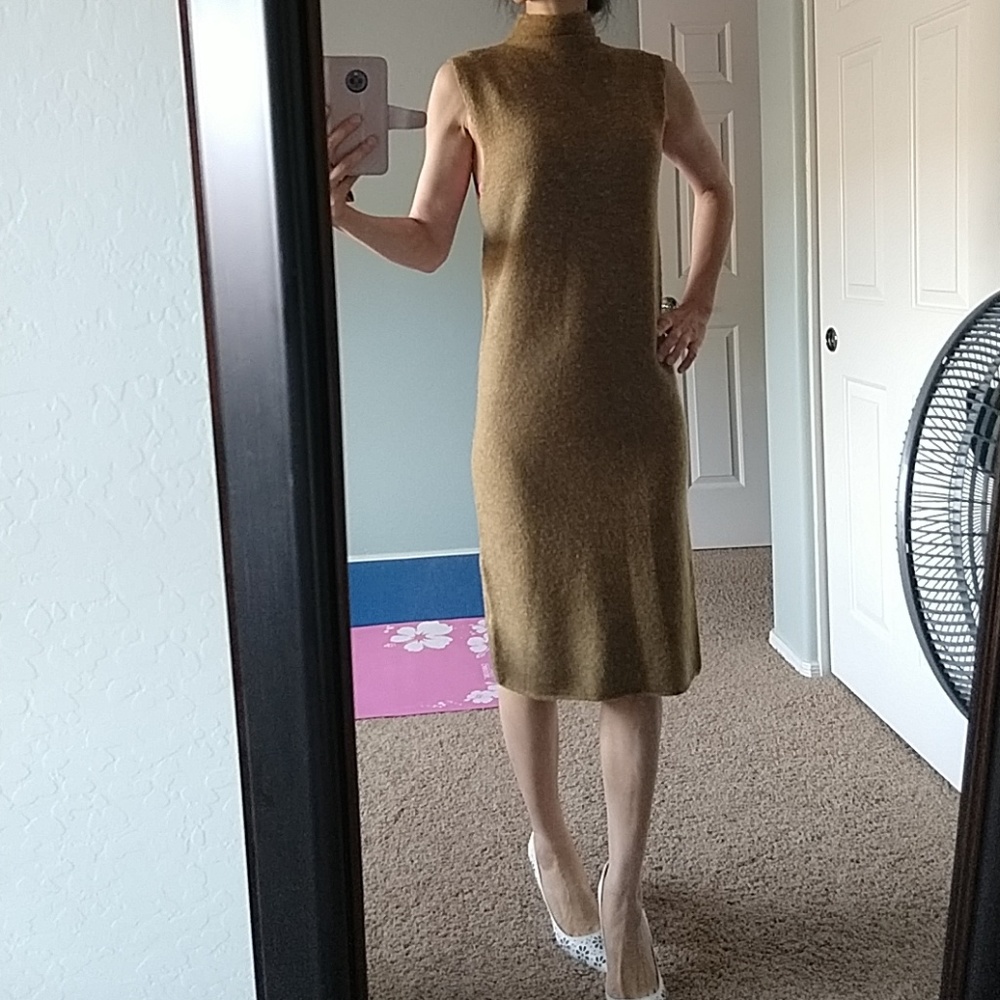 Forever 21 sleveless midi dreaa